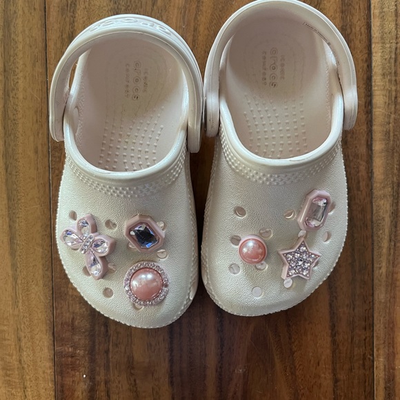 Pink gemstone crocs - Picture 3 of 5